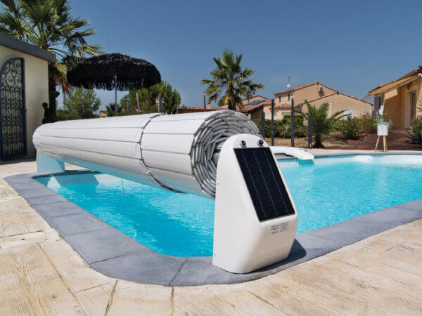 volet hors d'eau panneau solaire piscine ambiances  - Piscine éco responsable