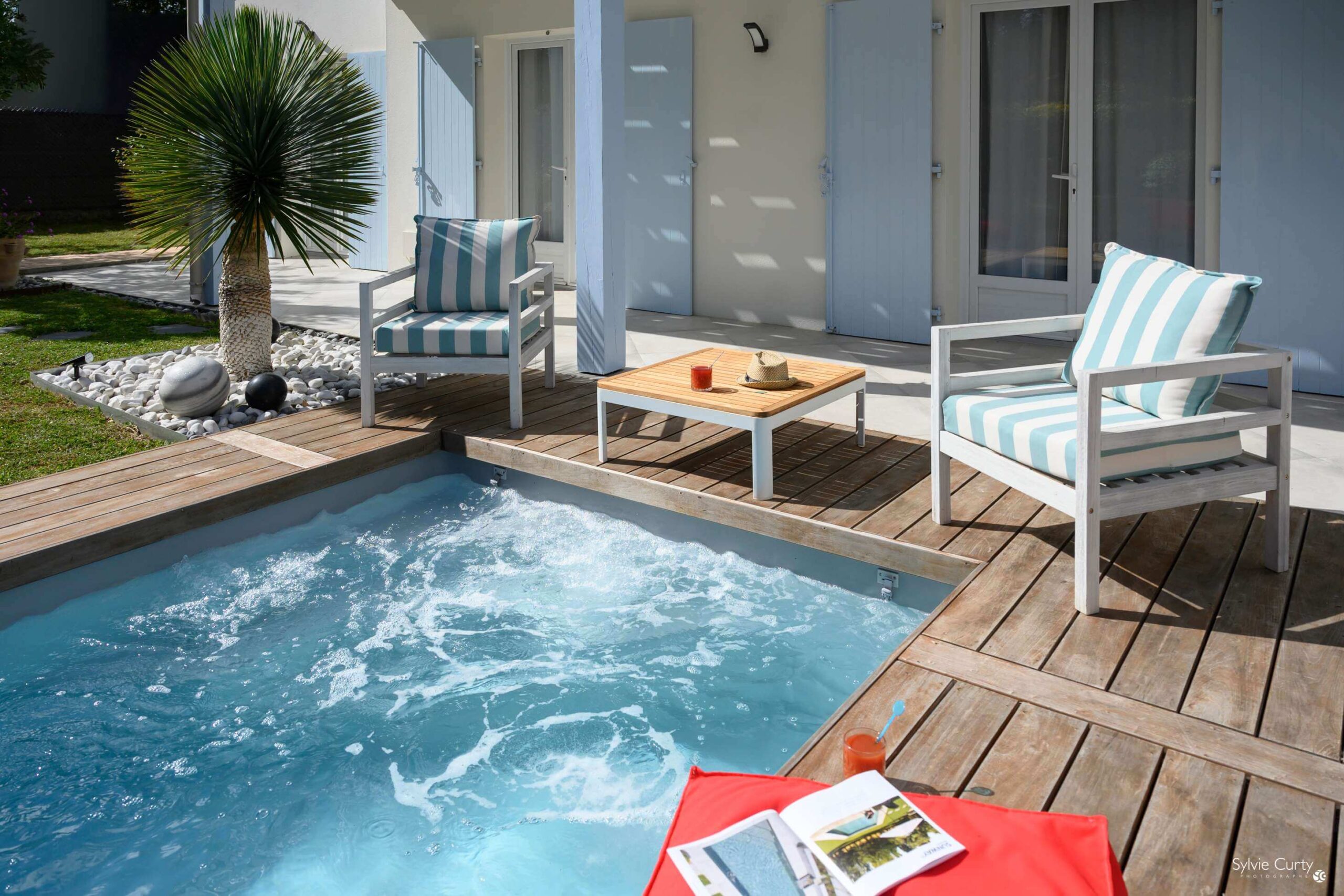 sport et detente piscine ambiance
